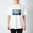 葵の部屋の彼女と海 Regular Fit T-Shirt