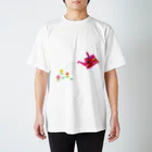 フォーヴァのじょうろとお花 Regular Fit T-Shirt