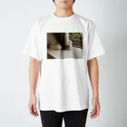 ワンダーランドのもふもふの奴のあんよ Regular Fit T-Shirt