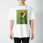 Happy Daysのクローバーと子犬 Regular Fit T-Shirt