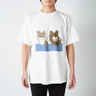 マスポクの横を向くヨーキーとチワワ Regular Fit T-Shirt