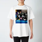 hilokiのShiba In The Pool  Regular Fit T-Shirt