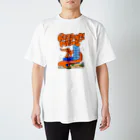 NIPPASHI SHOP™の六本木ヒルズに巻きつく犬 Regular Fit T-Shirt