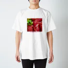 クドームーンのクドームーン レバ刺し Regular Fit T-Shirt