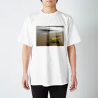 紫咲うにの浜辺に打ち上げられた海藻 Regular Fit T-Shirt