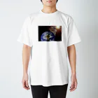 おもち屋さんのスペースキャット地球侵略 Regular Fit T-Shirt