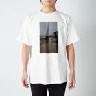 UWAWAWAの廃校する小学校 Regular Fit T-Shirt