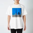 おもちのおみせのバスを待つおもち Regular Fit T-Shirt