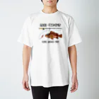 猫と釣り人のカサゴ_1 スタンダードTシャツ