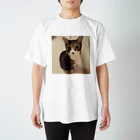 ねこまる広場のらいちさんのおすまし☻ スタンダードTシャツ