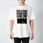 小野寺宏友の色生地用 WHAT'S DEMOCRACY? モノクロ Regular Fit T-Shirt
