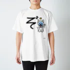 ジージョのデカ文字にゃんこ「ぞ」 Regular Fit T-Shirt