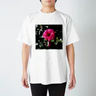 非刺激性なMgさんのお店の咲き誇るは花の如し Regular Fit T-Shirt