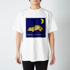 蛇口〆太のお店の寝るハイエナはよく育つ Regular Fit T-Shirt