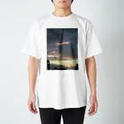 equal6006の夕方の雨雲 Regular Fit T-Shirt