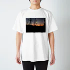 Huiyiの写真工房の良い宵　a nice twilight Regular Fit T-Shirt