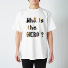 Who is the HERO? みやげもの屋のピクセルもじ と ボクセルきょうだい（黒文字） スタンダードTシャツ