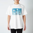 Momonngamonnga zakka の青い空白い雲 Regular Fit T-Shirt