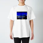 fzeroの富士山と街灯り Regular Fit T-Shirt