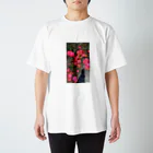 相沢多幸の生首椿 Regular Fit T-Shirt