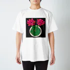 白い豆腐の庭のサボテン Regular Fit T-Shirt