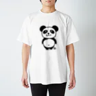 ブラックマスクのかわいいでべそパンダ Regular Fit T-Shirt