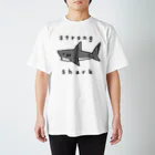 強いサメの強いサメ Regular Fit T-Shirt