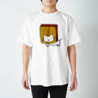 ひねくれ堂のカステラに顔を突っ込む猫 スタンダードTシャツ