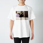 ほわほわのにーにまったり Regular Fit T-Shirt