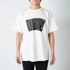 フクハラアキコのボタンアコーディオン Regular Fit T-Shirt