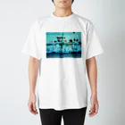 何をみても何かを思い出すの波打ち際の薔薇たち Regular Fit T-Shirt