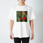 Kohの赤いバラ Regular Fit T-Shirt