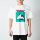 IYATEのオリジナルグッズ公式販売所の休日は読書とカレー Regular Fit T-Shirt