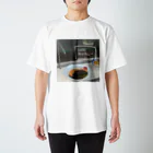 たい焼きくんのカツカレーが現れた Regular Fit T-Shirt