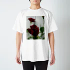 Gardenの濃くて赤い薔薇 スタンダードTシャツ