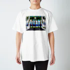 木彫工房もくもっこりの窓からみえるココナッツ林 Regular Fit T-Shirt