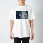 UMIのコスモスの上の雨粒 Regular Fit T-Shirt