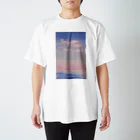 fullmoonの夕暮れの空と海 Regular Fit T-Shirt