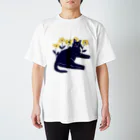 喫茶こぐまやの花と黒猫 Regular Fit T-Shirt