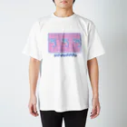 moonsodaのイルカ in pink pool  Regular Fit T-Shirt