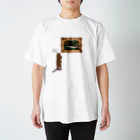 ぎんぺーのしっぽの絵画鑑賞するカワウソ スタンダードTシャツ