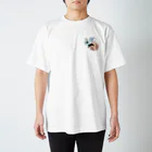 たつおと海子 公式ショップのサーフボードと夏の海 Regular Fit T-Shirt