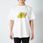 伊藤萌果のカオス屋さんの殺意をあらわにするハムちゃん(カラー) Regular Fit T-Shirt