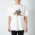 SANKAKU DESIGN STOREのちょっぴり強面の大きい犬たち。 Regular Fit T-Shirt