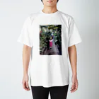 社会奉仕のピン Regular Fit T-Shirt