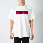 最寄りの2人分の視線 Regular Fit T-Shirt