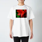 suparnaの真っ赤なつつじ Regular Fit T-Shirt