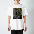 永久凍土の国の白夜のオオカミ Regular Fit T-Shirt