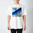 トリさんの休日の砂浜に来たトリさん Regular Fit T-Shirt