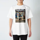 さまようパピヨンのイスタンブールの落書き Regular Fit T-Shirt